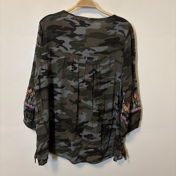 Savannah Jane Blouse Camo Embroidered Tunic Boho Vibrant Country M Rayon - Picture 4 of 6
